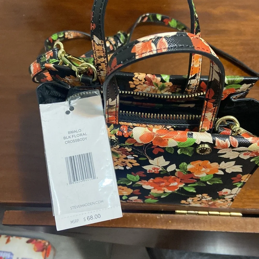 Steve Madden small black and floral crossbody - Picture 3 of 5